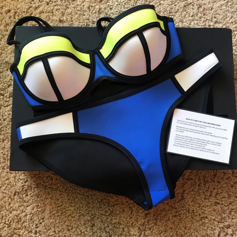 Triangle : POPPY - BLUE CRUSH bikini